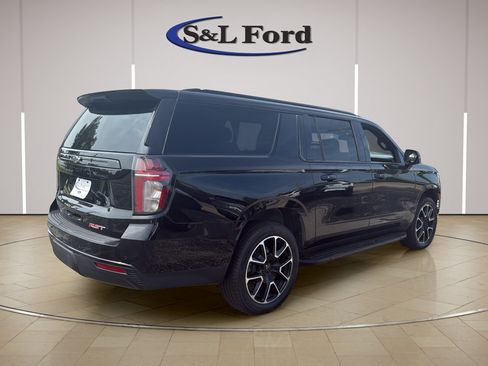 Used 2024 Chevrolet Suburban RST w/ Luxury Package AWD/4WD image 7
