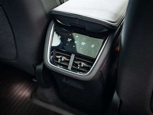 Used 2025 Volvo EX90 Plus image 36