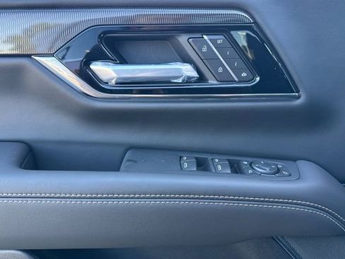 New 2026 GMC Yukon Elevation w/ Elevation Premium Package AWD/4WD image 11