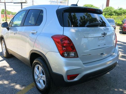 Used 2022 Chevrolet Trax LS w/ Tint and Cruise Package AWD/4WD image 3