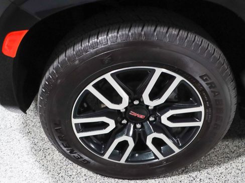 Used 2023 GMC Yukon AT4 w/ AT4 Premium Package image 11