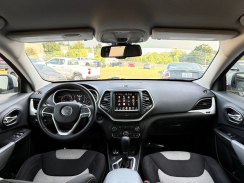 Used 2014 Jeep Cherokee Latitude w/ Comfort/Convenience Group AWD/4WD image 23