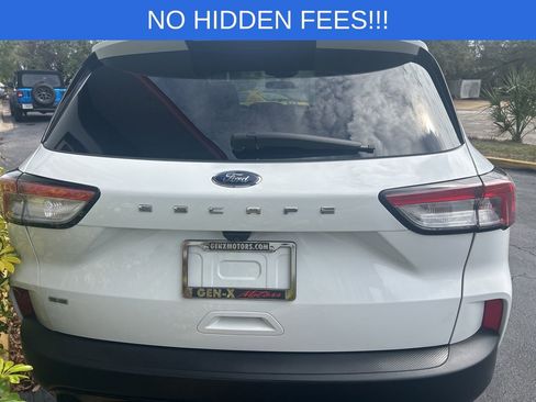 Used 2022 Ford Escape SE w/ SE Sport Appearance Package image 6