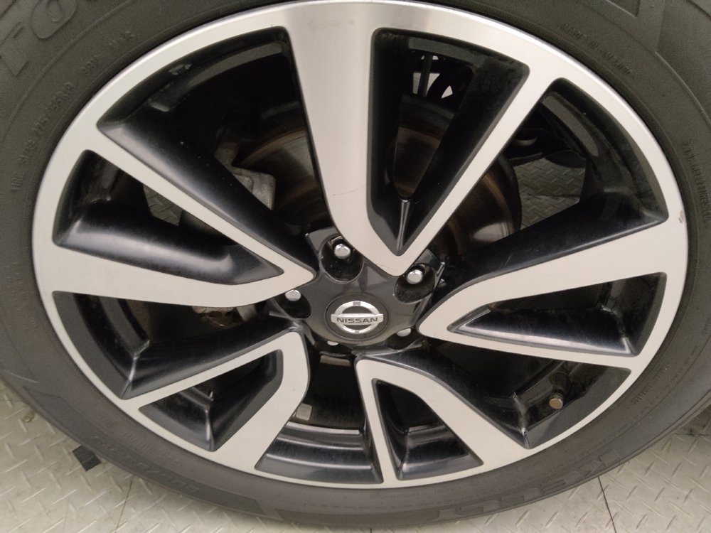 Used 2019 Nissan Rogue SL FWD image 31