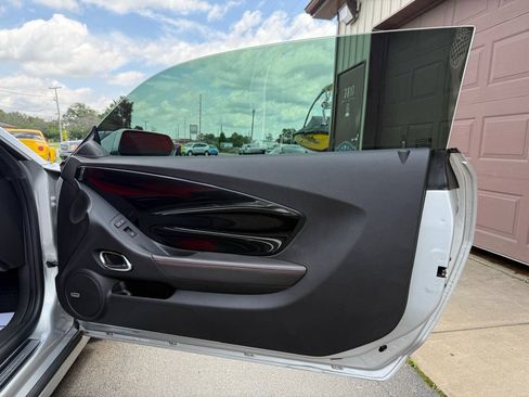 Used 2015 Chevrolet Camaro SS w/ Commemorative Special Edition RWD image 36
