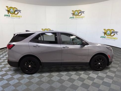 Used 2023 Chevrolet Equinox LS w/ LS Convenience Package image 11