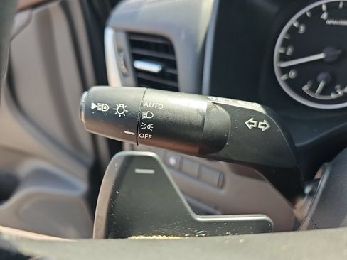 Used 2023 Nissan Rogue SV FWD image 33