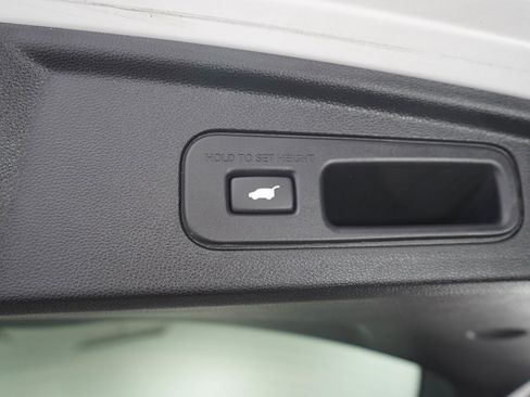 Used 2024 Acura MDX SH-AWD w/ Technology Package image 18