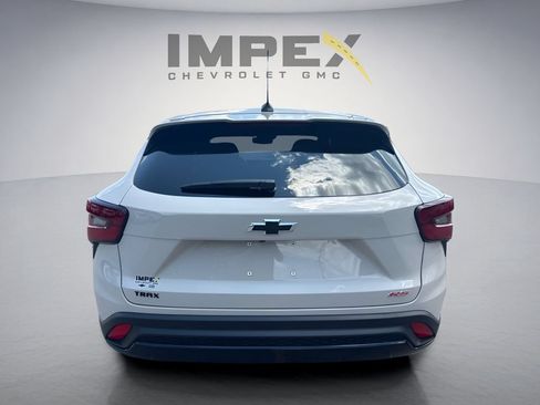 New 2026 Chevrolet Trax RS FWD image 4