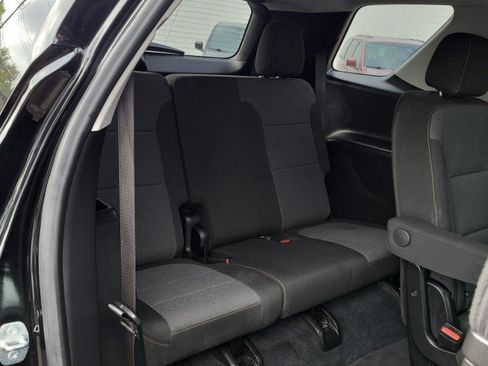 Used 2021 Chevrolet Traverse LT FWD image 23