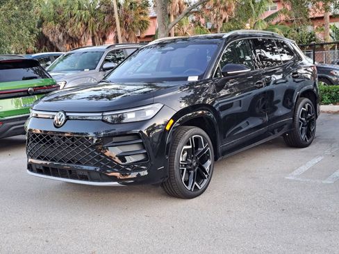 New 2026 Volkswagen Tiguan SEL R-Line AWD/4WD image 3