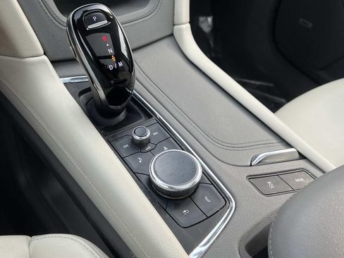 Used 2020 Cadillac XT6 Premium Luxury FWD image 24