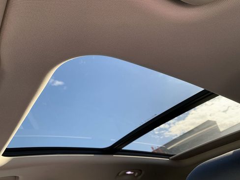 Used 2023 Buick Envision Avenir image 29