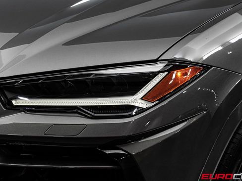 Used 2022 Lamborghini Urus image 10