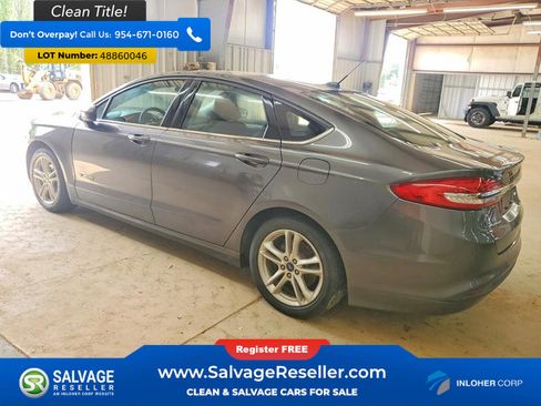 Used 2018 Ford Fusion SE image 3