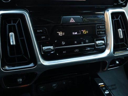 Used 2021 Kia Sorento SX image 22