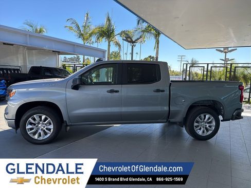 Used 2025 Chevrolet Silverado 1500 Custom image 4