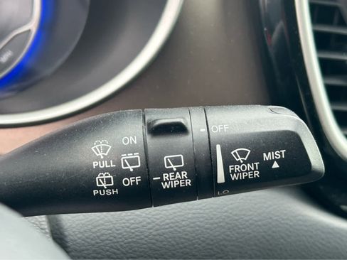 Used 2018 Chrysler Pacifica Touring-L w/ Advanced Safetytec Group FWD image 27