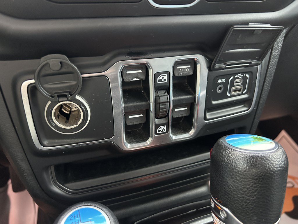 Used 2018 Jeep Wrangler Unlimited Sport AWD/4WD image 20