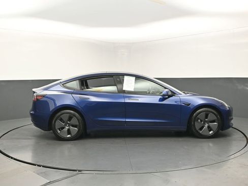 Used 2023 Tesla Model 3 Standard Range image 9
