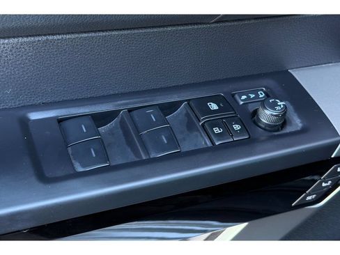 Used 2023 Toyota Tundra Limited AWD/4WD image 12