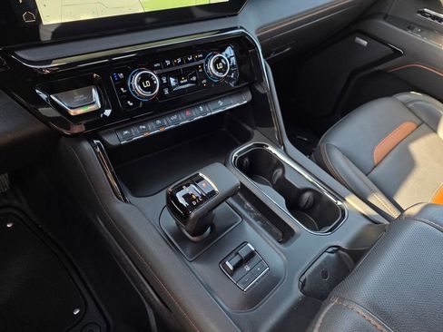 Used 2024 GMC Sierra 1500 AT4 w/ Technology Package image 19