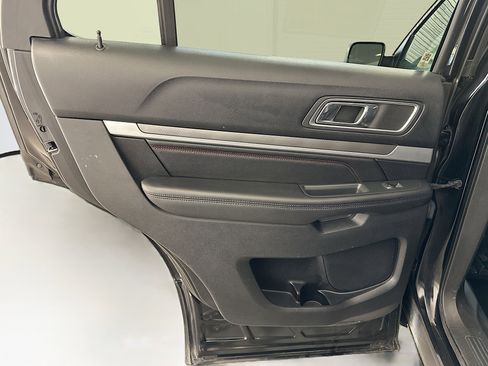 Used 2017 Ford Explorer Sport image 28