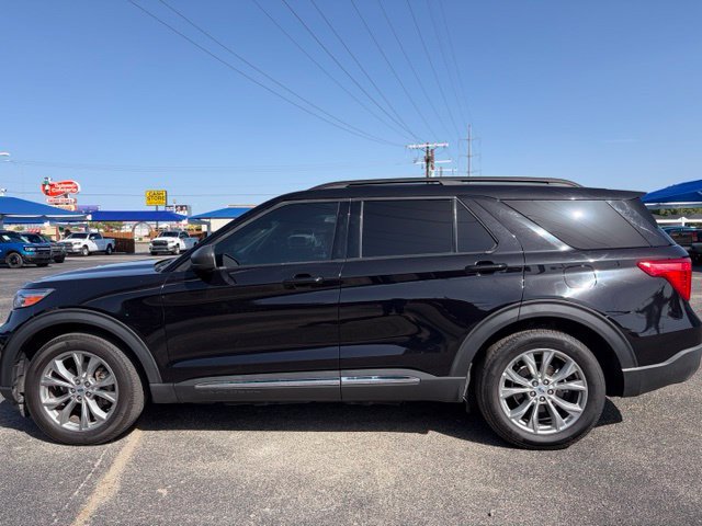 Used 2023 Ford Explorer XLT w/ Equipment Group 202A RWD image 7