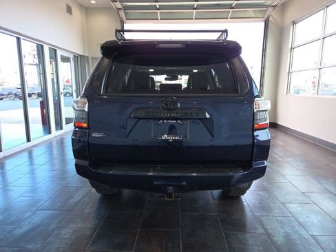 Used 2020 Toyota 4Runner Venture w/ Moonroof Package image 5
