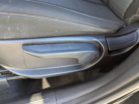 Used 2023 Kia Sorento LX image 17