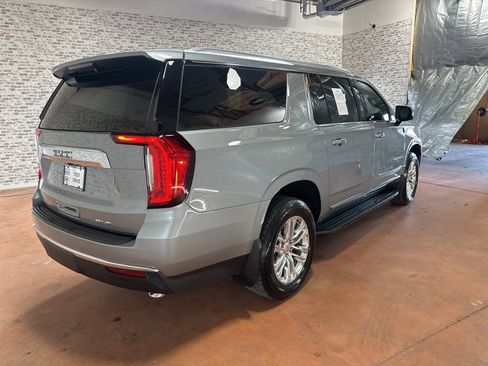 Used 2024 GMC Yukon XL SLT w/ SLT Luxury Package image 7