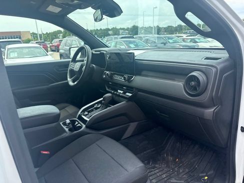 Used 2024 Chevrolet Colorado Trail Boss w/ Advanced Trailering Package AWD/4WD image 23