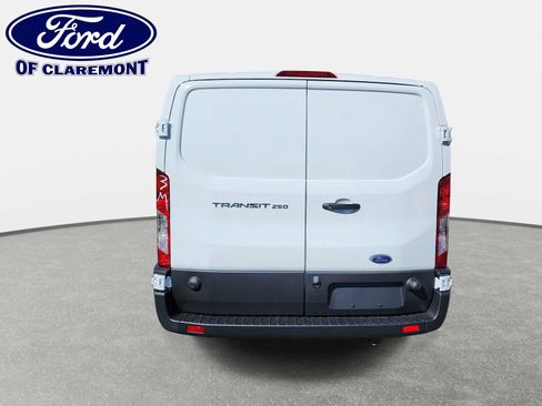 New 2025 Ford Transit 250 Low Roof RWD image 17