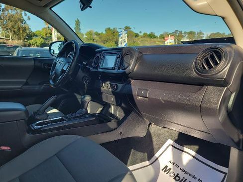 Used 2016 Toyota Tacoma SR image 25