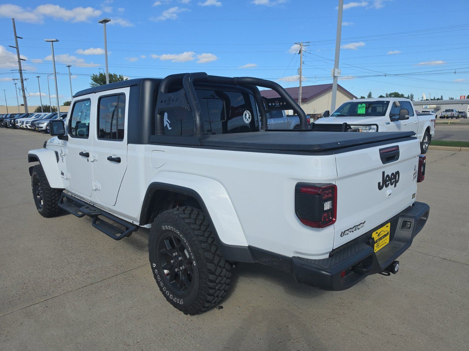 Used 2024 Jeep Gladiator Sport AWD/4WD image 6