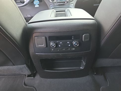 Used 2019 Chevrolet Tahoe Premier AWD/4WD image 28