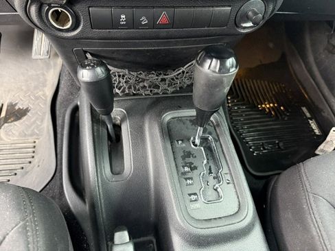 Used 2013 Jeep Wrangler Sport AWD/4WD image 11