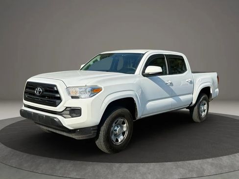 Used 2017 Toyota Tacoma SR RWD image 1
