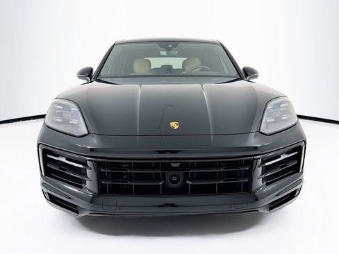 Certified 2024 Porsche Cayenne image 10