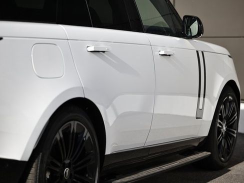 New 2025 Land Rover Range Rover SE image 12