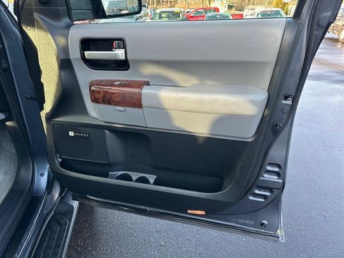 Used 2008 Toyota Sequoia Platinum image 39