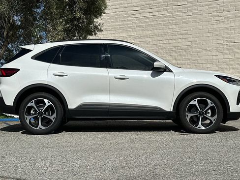 New 2025 Ford Escape ST-Line Select AWD/4WD image 3