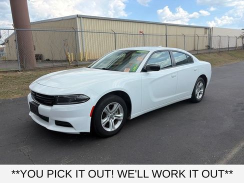 Used 2023 Dodge Charger SXT RWD image 3