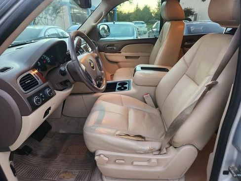 Used 2013 Chevrolet Avalanche LT w/ Texas Edition image 17