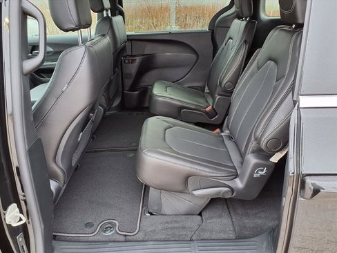 New 2026 Chrysler Voyager LX FWD image 27