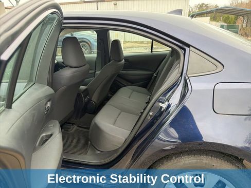 Used 2025 Toyota Corolla LE image 9