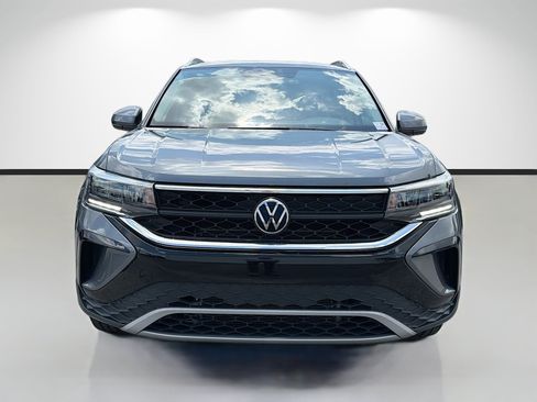 Used 2022 Volkswagen Taos SE FWD image 8