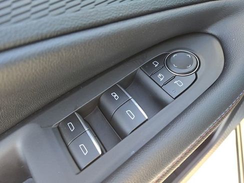 Used 2024 Chevrolet Blazer EV RS image 8