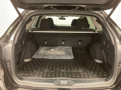 Used 2025 Subaru Outback Premium w/ Popular Package #1A image 25