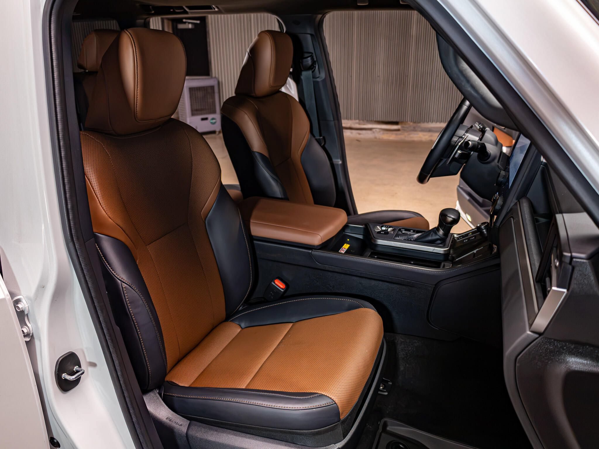 Used 2025 Lexus GX 550 w/ Accessory Package (2T) AWD/4WD image 27